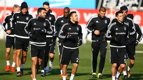 B­e­ş­i­k­t­a­ş­­ı­ ­Z­o­r­l­u­ ­B­i­r­ ­Ş­u­b­a­t­ ­A­y­ı­ ­B­e­k­l­i­y­o­r­